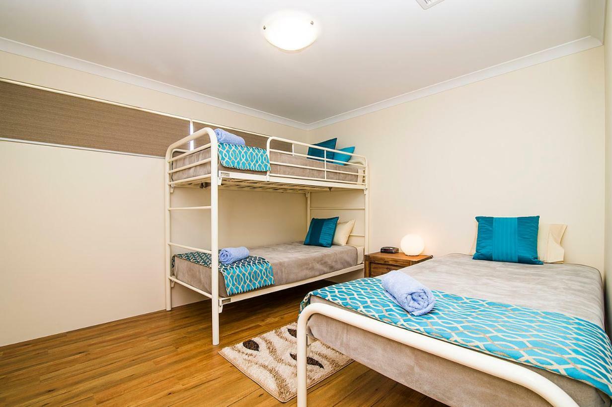 Busselton Holiday Home エクステリア 写真