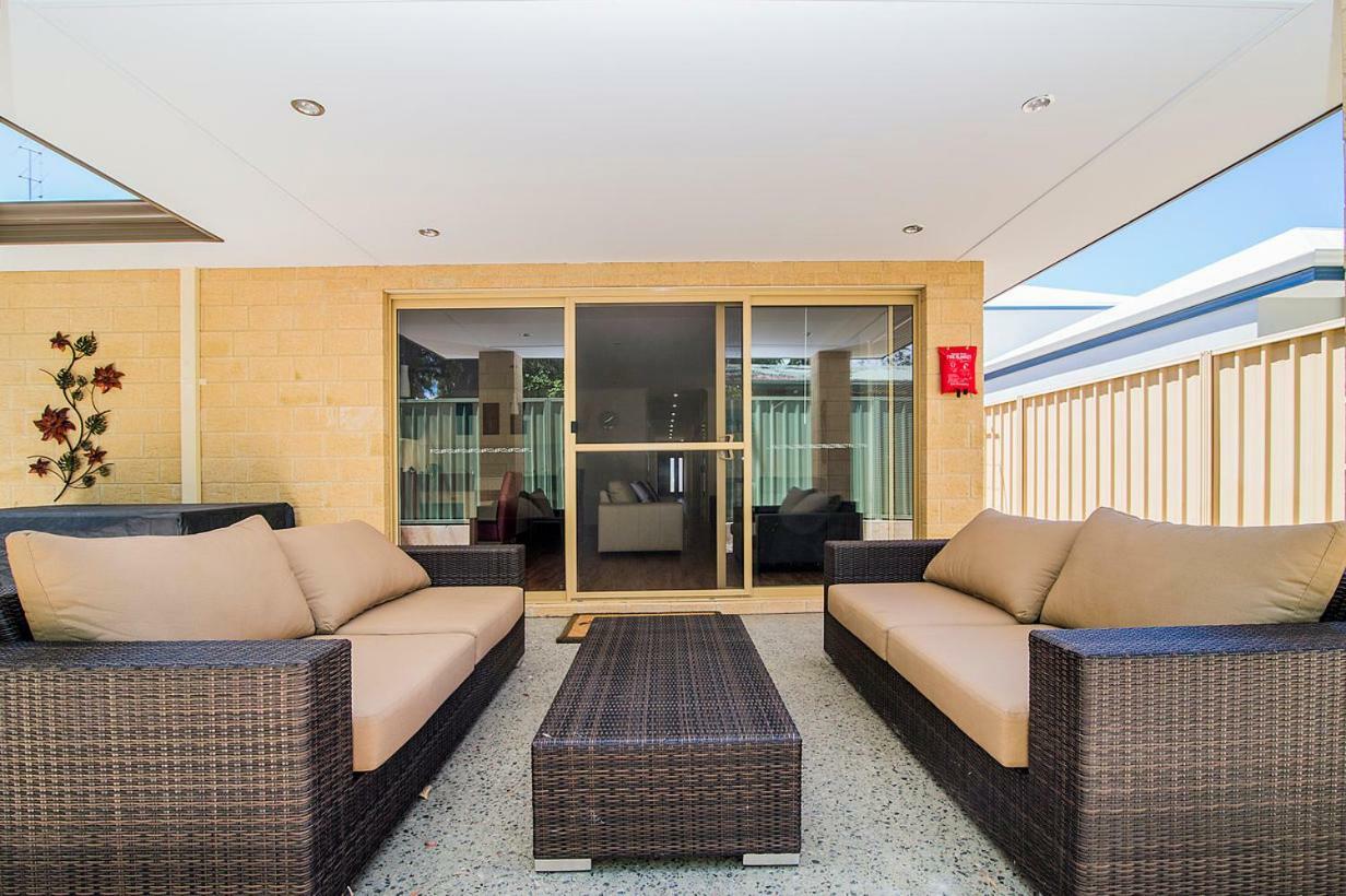 Busselton Holiday Home エクステリア 写真